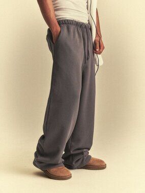 Elwood Core Straight Leg Sweatpant in Vintage Grey Size Small